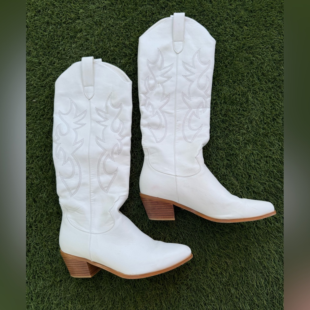 White Western-Style Women's Boots